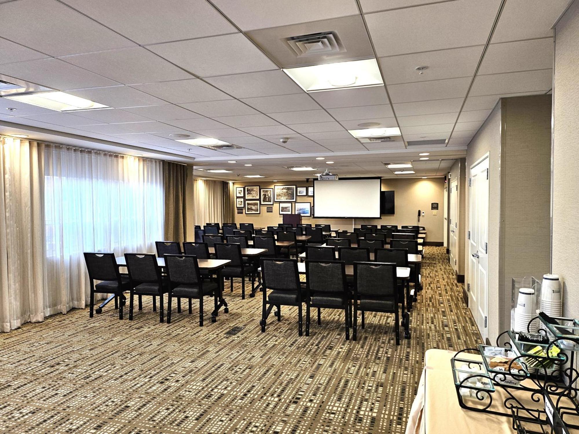Staybridge Suites Marquette By Ihg Exterior foto