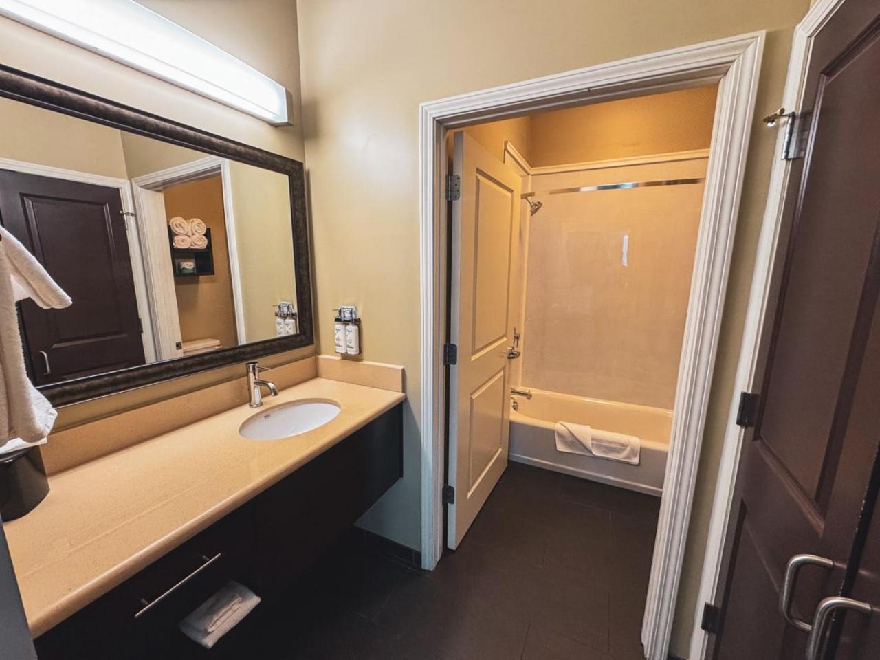 Staybridge Suites Marquette By Ihg Exterior foto